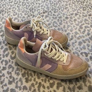 Veja Women's Suede Sneakers - Purple and Tan